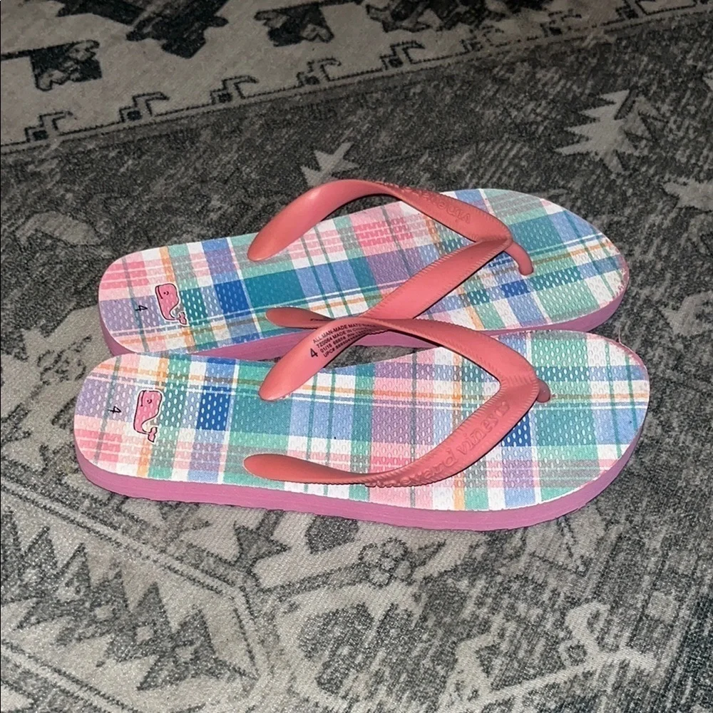 Vineyard Vines youth kids plaid flip flops size 4